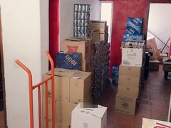 Masturbandome en la bodega mientras mi patron me ve por la camara de seguridad.