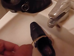 Piss in wifes black buckle shoe