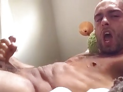 Young muscle dude wanking and cuming