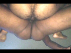 I like this camera view, I can see my husband's tail, it's delicious