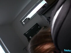 Leie, Auto, Betrug, Aufs gesicht abspritzen, Pov, Öffentlich, Arsch lecken, Nass