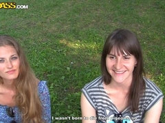 Brunette brune, Argent, De plein air, Piercing, Public, Plan cul à trois