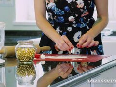 Cunnilingus, Rubia, Mamada, Garganta profunda, Europeo, Sexo duro, Cocina, Lencería