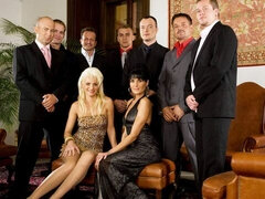 Verga grande, Tetas grandes, Mamada, Bukkake, Muñeca, Grupo, Esperma, Tetas