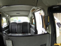 Sucer une bite, Brunette brune, Talons