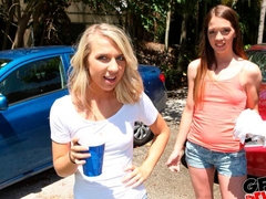 Sucer une bite, Brunette brune, 2 femmes 1 homme, Branlette thaïlandaise, Pov, Rasée, Plan cul à trois, Nénés