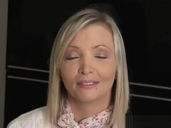 Mooi, Blond, Pijpbeurt, Vrouw, Moeder die ik wil neuken, Natuurlijk, Orgasme, Kut duiken