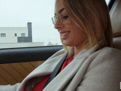 Жопа, Большая жопа, Блондинки, Очки, Ласковые ручки, Милф, На природе, От первого лица