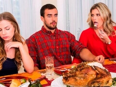 Tetas grandes, Engañando, Hija, Ffm, Mamá, Pene, Trio, Tetas