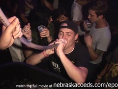 Enthousiasteling, Bruinharig, Universiteit, Flashing, Hd, Naakt, Naakt, Feest