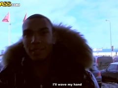 Amateur, Brunette brune, Argent, Public, Adolescente, Plan cul à trois