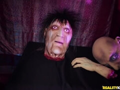 茶髪の, イく瞬間, 毛深い, Hd, オーガズム, プール, 叫ぶ, おもちゃ