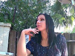 Gros seins, Éjaculation interne, Partouze, Public, Sous la jupe