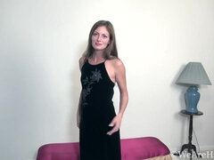 tight kinky MILF Vanessa Bush shows us her hairy pussy