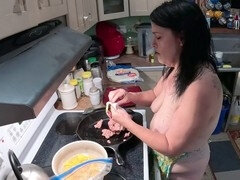Leie, Aus dem arsch in den mund, Grosser arsch, Küche, Reif, Milf, Nackt, Tätowierung