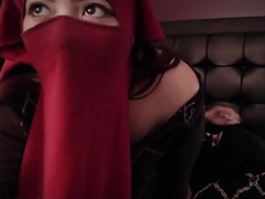 2 Muslim Lesbo Arabs on Webcam at ArabianChicks!