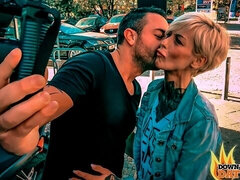 お尻, デカ尻, フェラチオ, アウトドア, ハメ撮り, 剃毛, タトゥー, ティーン