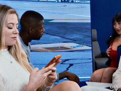 Grote mammen, Laarzen, Bruinharig, Handbeurt, Likken, Kut duiken, Rok, Kousen