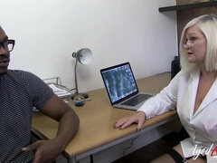 Grosse titten, Blondine, Vollbusig, Tschechisch, Masturbation, Milf, Natürlichen titten, Titten