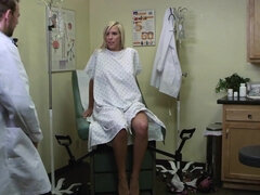 Grosse titten, Vollbusig, Natürlichen titten, Krankenschwester, Jungendliche (18+), Titten, Uniform