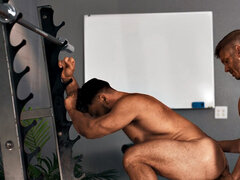 Amateur, Anal, Lécher le cul, Sucer une bite, En levrette, Homosexuelle, Gym, Tatouage