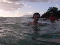 Amateur, Plage, Doigter, Exhib, Petite amie, Pov, Public, Mouillée