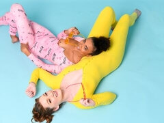 Gros seins, Noire, Noir ébène, Grosse, Interracial, Pénis, Suçant, Plan cul à trois