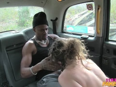 デカチン, 車, バック, 顔射, 手コキする, なめる, ハメ撮り, オマンコ