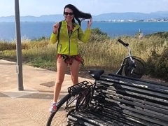 Amateur, Masturbation, De plein air, Culottes ou slips, Public, Réalité, Jupe, Webcam