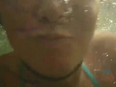 Enthousiasteling, Grote mammen, Rondborstig, Hd, Geschoren, Tatoeage, Onder de rok, Bekijker