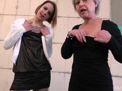 Leie, Grosser arsch, Grosser schwanz, Grosse titten, Blasen, Auto, Hundestellung, Milf
