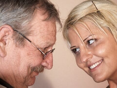 ブロンド, フェラチオ, チン, バック, ジム, 手コキする, キス, ティーン