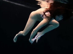 Blonde, Brunette brune, Lesbienne, Nudiste, Public, Rousse roux, Russe, Sous marin