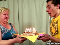 Mooi, Blond, Oudere vrouw, Handbeurt, Rijpe lesbienne, Moeder die ik wil neuken, Realiteit, Stiefmoeder