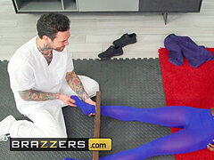 Petite dark-hued Ana Foxxx sole fondles a big cock - Brazzers