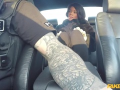 Leie, In den arsch, Blasen, Auto, Hundestellung, Aufs gesicht abspritzen, Handjob, Im freien