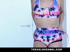 In den arsch, Arsch, Braunhaarige, Spermaladung, Aufs gesicht abspritzen, Schwestern, Jungendliche (18+)