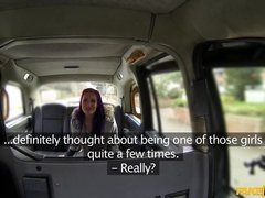 Sucer une bite, Voiture, En levrette, Faciale, Léchez, De plein air, Pov, Fessée