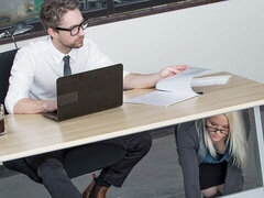 Grote kont, Blond, Pijpbeurt, Lul, Hondjeshouding, Natuurlijke tieten, Kantoor, Tiener