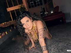 Жопа, Большая жопа, Черные, Брюнетки, Собачьи, Толстые, Межрасовый секс, Тату