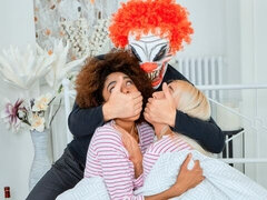 Arsch, Bisexuell, Blondine, Blasen, Hundestellung, Interrassisch, Jungendliche (18+), Flotter dreier