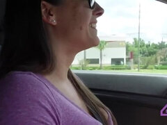 Gros seins, Brunette brune, Gorge profonde, Branlette thaïlandaise, Hd, Maman, Pov, Fils