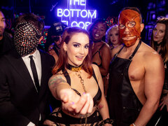 Nana, Bondage domination sadisme masochisme, Brunette brune, Gothique, Groupe, Rousse roux