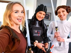 Blasen, Braunhaarige, Gruppe, Lesbisch, Natürlichen titten, Orgie, Dürr, Titten