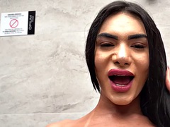 素人, アナル, 美女, デカ尻, 異人種間, オイル, プール, タトゥー