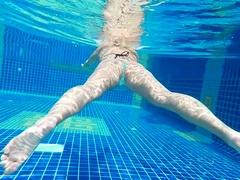 Verga grande, Fetiche, Pajear, Hd, Masturbación, Al aire libre, Piscina, Público