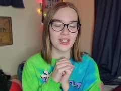 Femelle, Fétiche, Lunettes, Instruction, Masturbation, Petite femme, Fumer, Solo