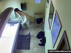 18 años, Amateur, Morena, Masturbación, Solarium, Solo, Adolescente, Voyeur