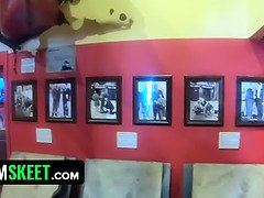 Arsch, Grosser arsch, Grosse titten, Blondine, Riesig, Schreiend, Rasiert, Titten