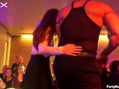 素人, お尻, ブロンド, 着衣女と全裸男, 気狂い, 異人種間, キス, ストッキング